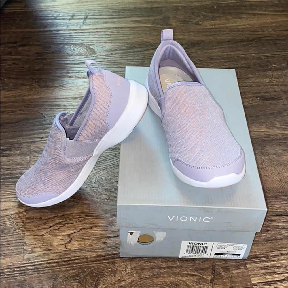 Vionic Sky Roza in Lavender size 7.5M New in Box